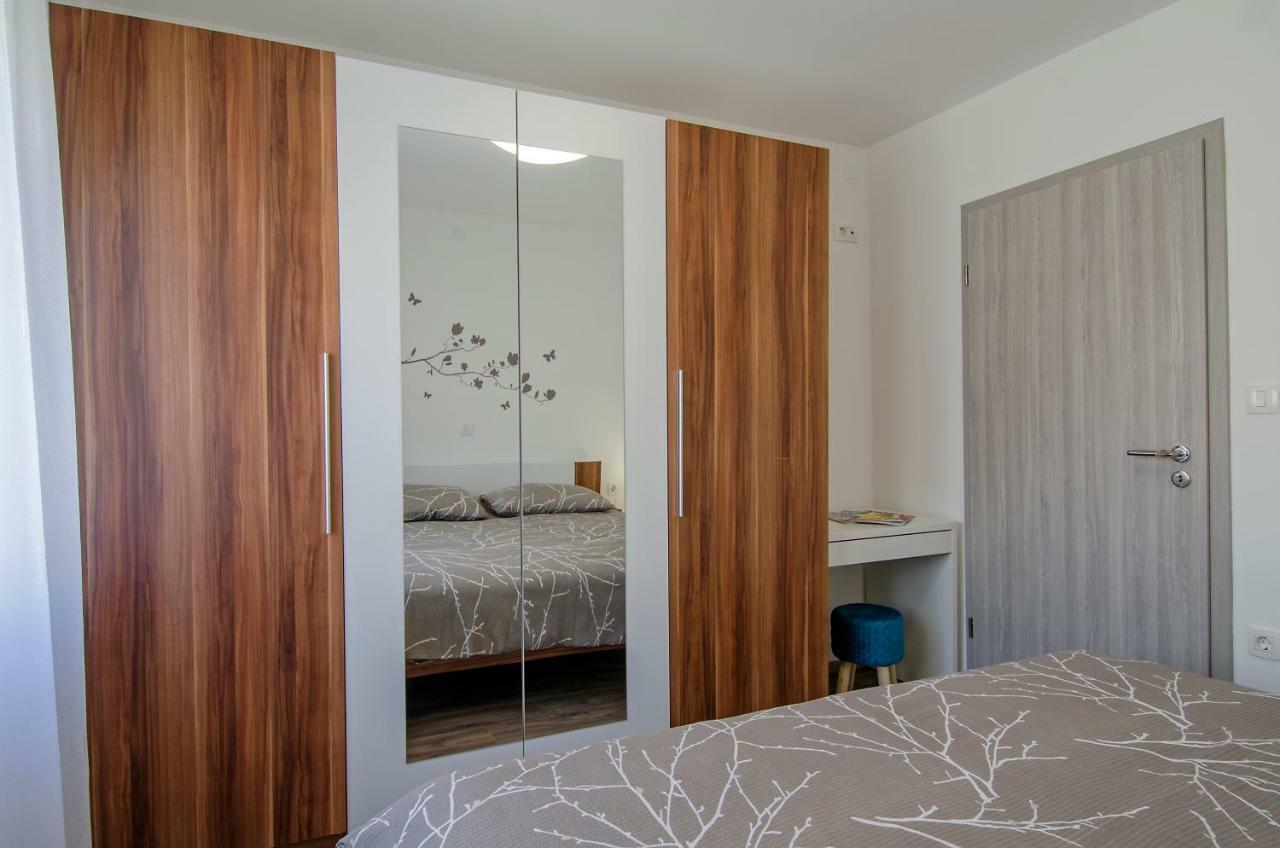 Apartment Pula R&D エクステリア 写真